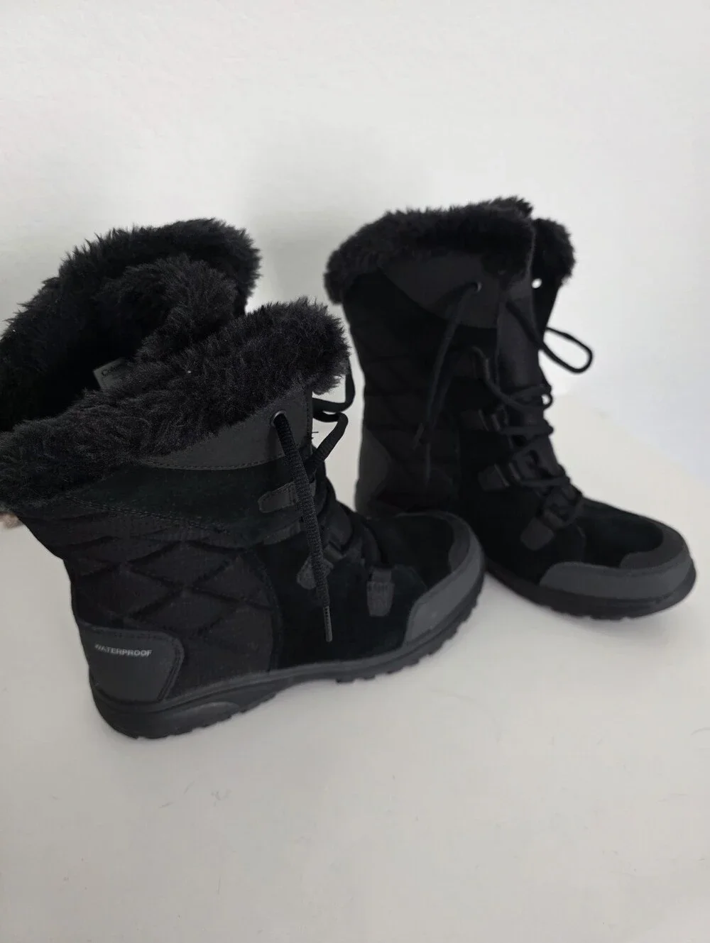 Columbia Women's Black Waterproof Winter Boots - Faux Fur Lined Size 8